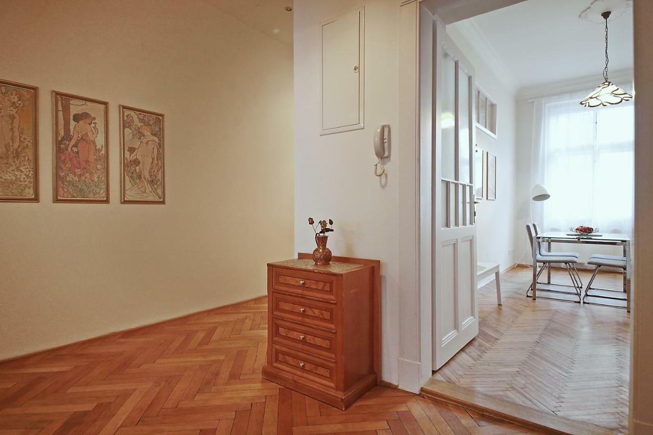 Apartment In The Heart Of Praga Exterior foto