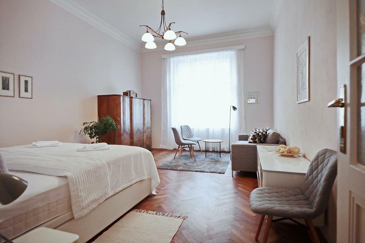 Apartment In The Heart Of Praga Exterior foto