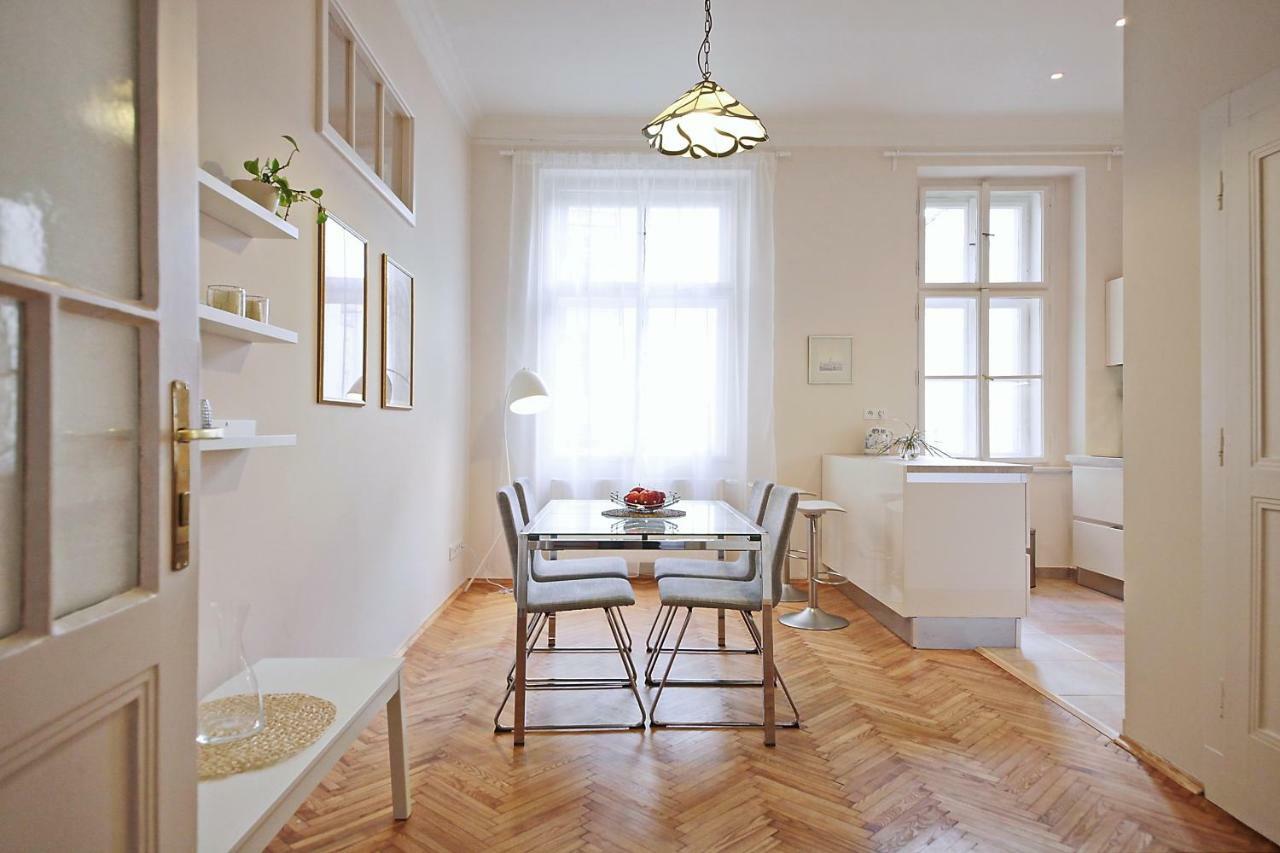 Apartment In The Heart Of Praga Exterior foto